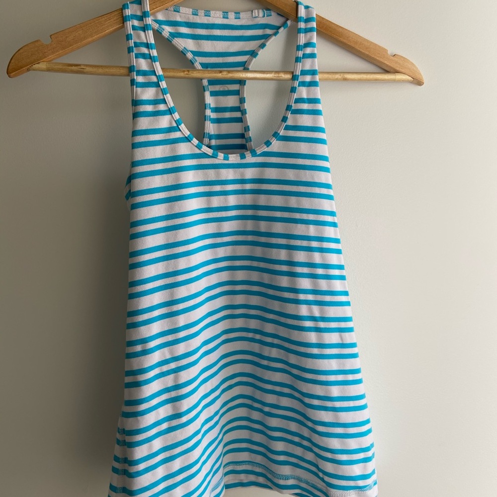 Lululemon Razorback workout top